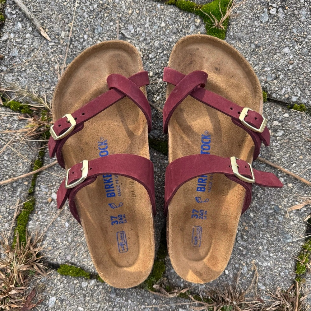 Birkenstock Mayari Sandals in Zinfandel size 37